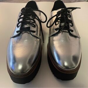 NWOT Madden Girl Silver Flats with Classic Design